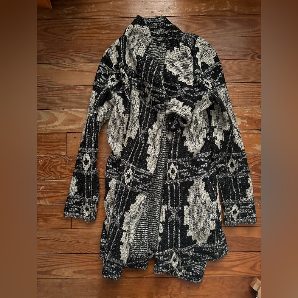 Lucky brand M heavy knit tribal print cardigan with pockets